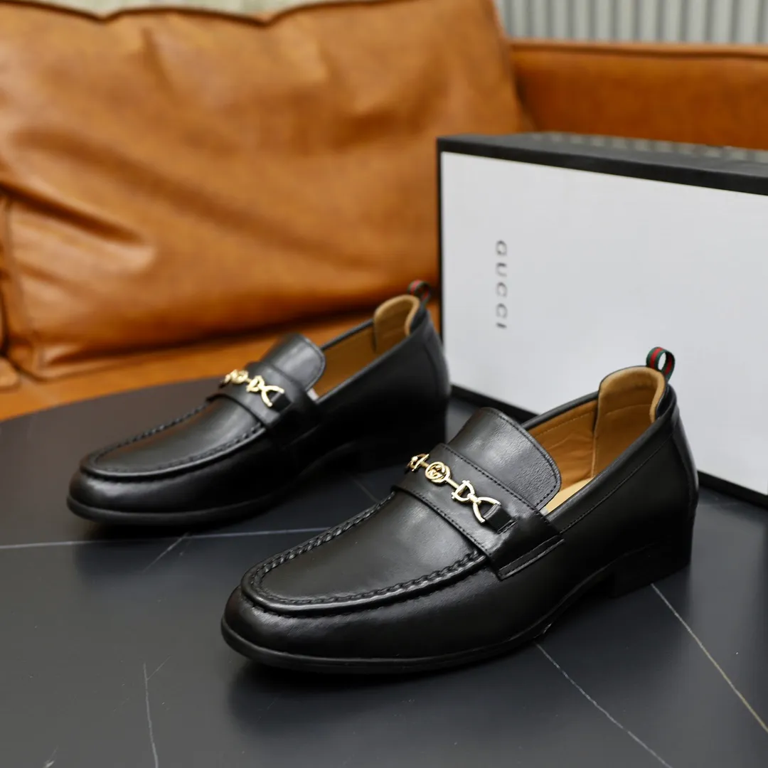 Men's shoes: 250🙅‍♂️🙅‍♂️🙅‍♂️Niuli Brand: GUCCI Size: 38-44 (45 can be customized) Level: Counter classic Material: Original soft cowhide upper Comfortable cowhide lining Original lightweight outsole Style category: Business casual footwear Driving leather shoes Color: Actual picture color